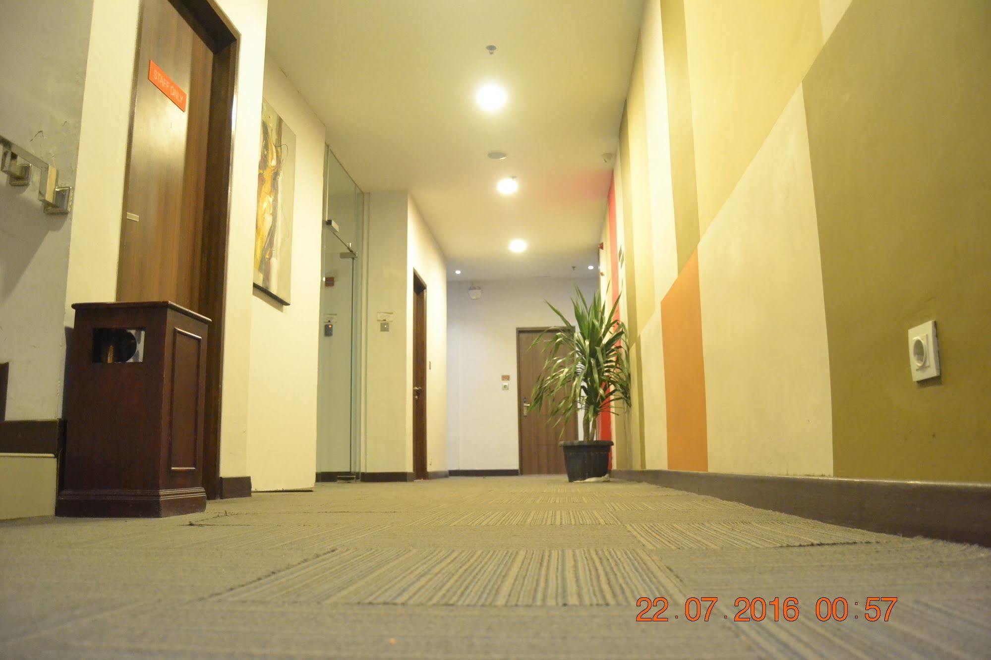 J Hotel Medan Ngoại thất bức ảnh