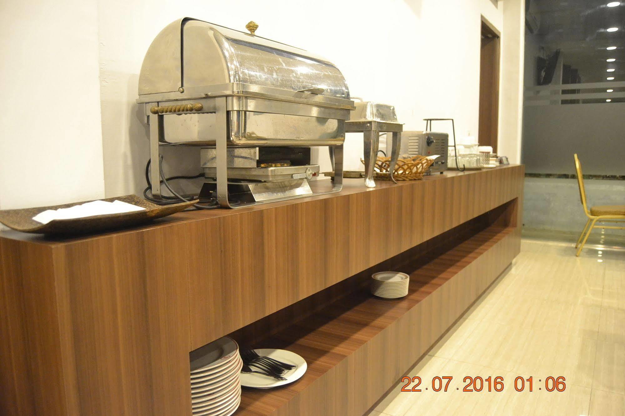J Hotel Medan Ngoại thất bức ảnh